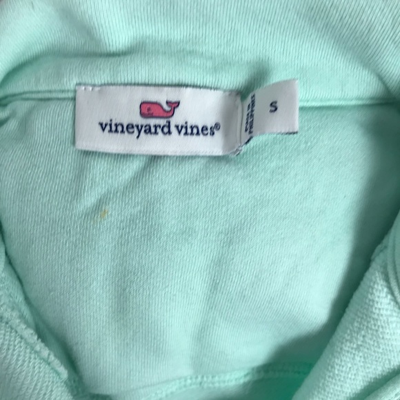 🐳Vineyard Vines resort stripe shep shirt!! - Picture 7 of 8
